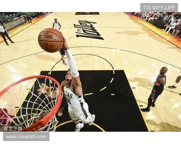 布克挡拆效率提升显著 拉开与凯里三分火力差距