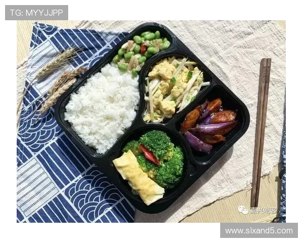 赵继伟训练间隙吃的居然是五星级大厨外卖，真不是普通篮球员能想象的待遇